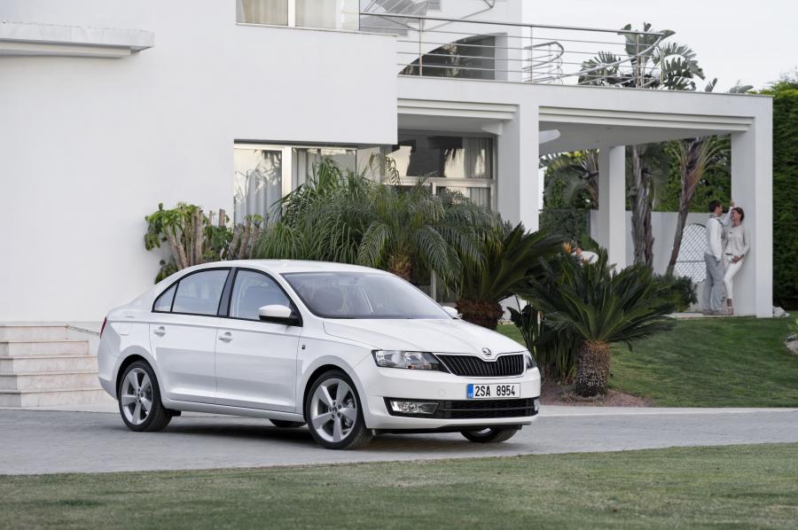  Skoda Rapid 2012 года  (фото 32 из 55)